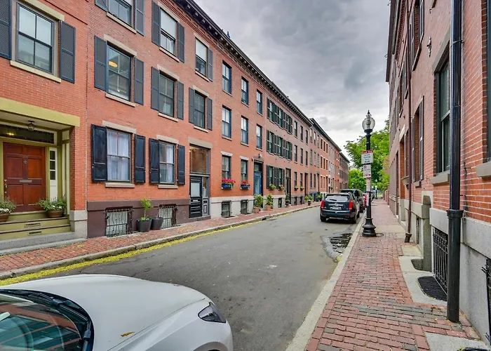 Cozy Boston Vacation Rental With Rooftop Deck!